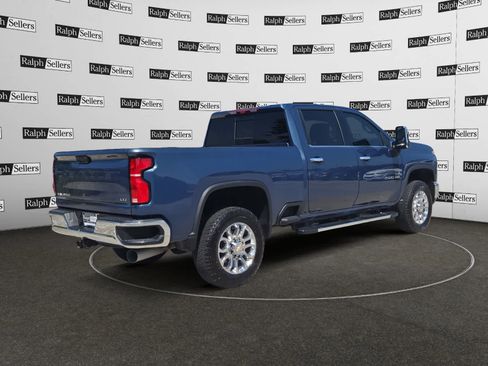 Used 2025 Chevrolet Silverado 2500 LTZ w/ LTZ Premium Package AWD/4WD image 6