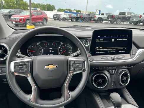 Certified 2025 Chevrolet Blazer LT w/ Convenience Package FWD image 18