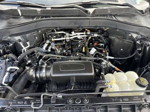 Certified 2021 Ford Explorer XLT RWD image 10