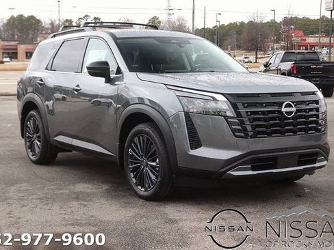 New 2026 Nissan Pathfinder SL w/ SL Premium Package AWD/4WD image 1