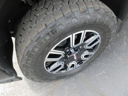 Certified 2022 GMC Sierra 2500 AT4 w/ AT4 Premium Plus Package AWD/4WD image 16