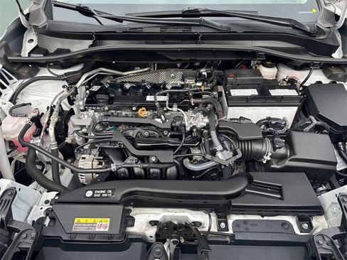 Used 2023 Toyota Corolla Cross XLE image 40