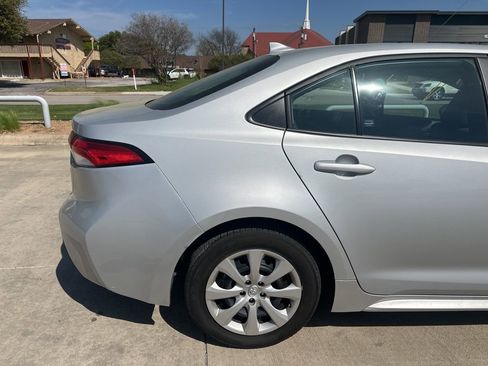 Used 2024 Toyota Corolla LE image 5