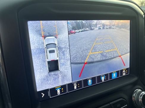 Used 2022 GMC Sierra 1500 AT4 w/ AT4 Premium Package image 18