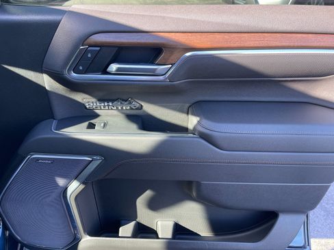 Used 2022 Chevrolet Silverado 1500 High Country w/ Z71 Off-Road Package image 18