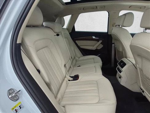 Used 2024 Audi Q5 2.0T Premium w/ Convenience Package AWD/4WD image 24