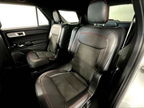 Used 2023 Ford Explorer ST-Line image 26