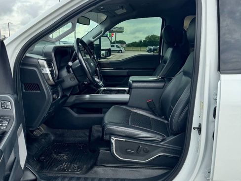 Used 2023 Ford F350 Lariat w/ Lariat Ultimate Package AWD/4WD image 4