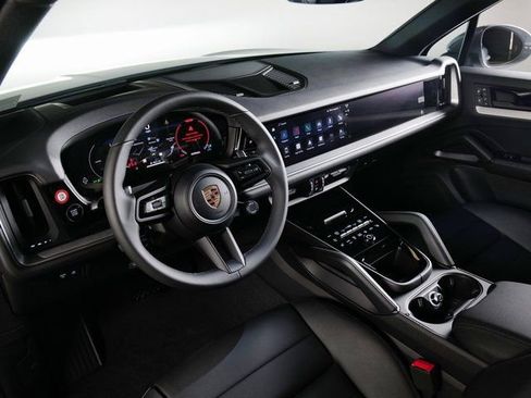 Certified 2026 Porsche Cayenne AWD/4WD image 20