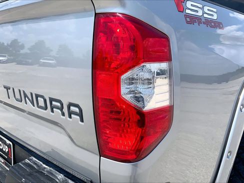 Used 2019 Toyota Tundra SR5 w/ SR5 Upgrade Package AWD/4WD image 30