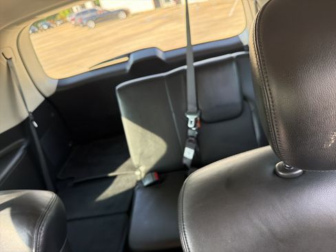 Used 2022 Nissan Armada SL w/ Captain's Chairs Package AWD/4WD image 9