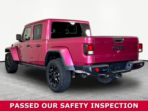 Used 2024 Jeep Gladiator Sport AWD/4WD image 4