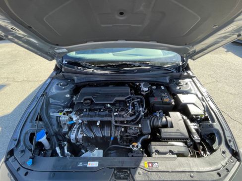 Used 2025 Hyundai Elantra SEL image 33
