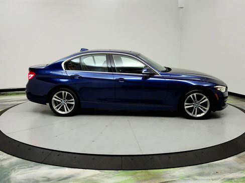 Used 2017 BMW 330i Sedan w/ Premium Package image 4