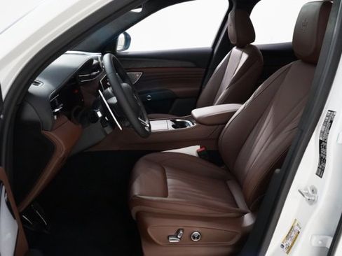 New 2025 Maserati Grecale Modena image 14