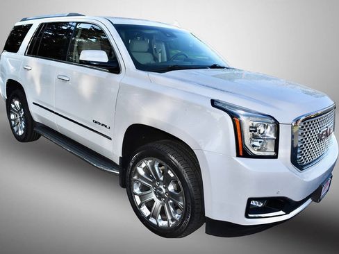 Used 2016 GMC Yukon Denali w/ Open Road Package AWD/4WD image 9