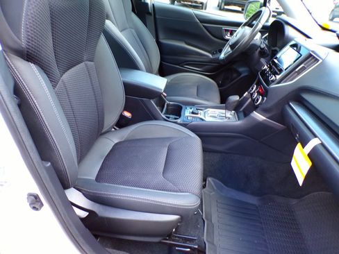 Used 2023 Subaru Forester Premium AWD/4WD image 6