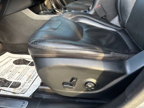 Used 2020 Jeep Cherokee Limited image 26