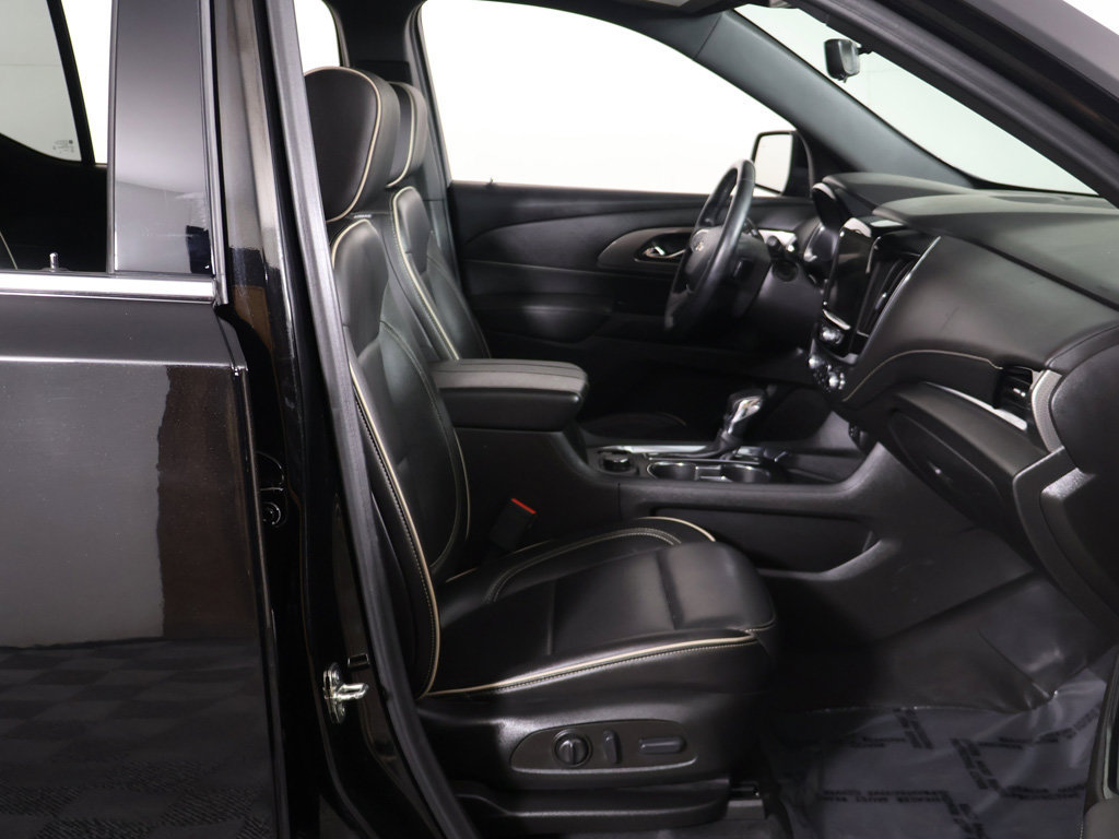 Used 2023 Chevrolet Traverse Premier AWD/4WD image 33
