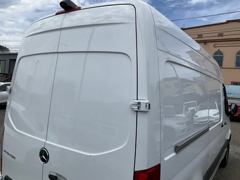 Used 2022 Mercedes-Benz Sprinter 2500 image 56