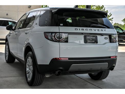 Used 2019 Land Rover Discovery Sport SE AWD/4WD image 6