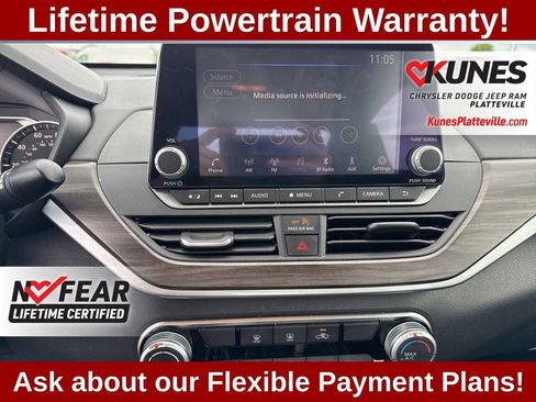 Used 2025 Nissan Altima 2.5 SV FWD image 16