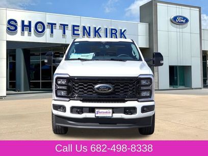 New 2026 Ford F250 Lariat w/ Black Appearance Package