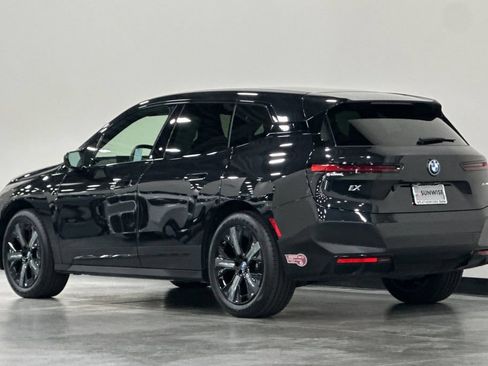 Used 2024 BMW iX xDrive50 AWD/4WD image 6