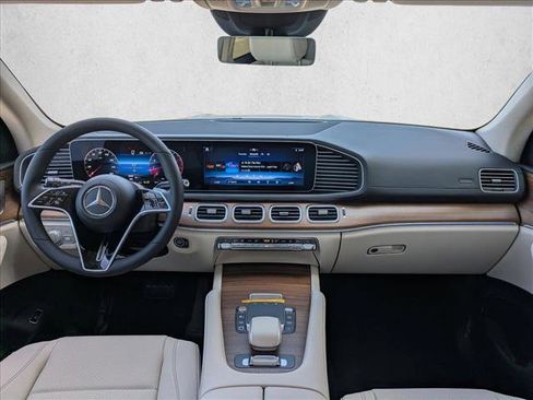 Certified 2025 Mercedes-Benz GLS 450 4MATIC image 15