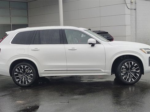 New 2026 Volvo XC90 B6 Ultra image 2