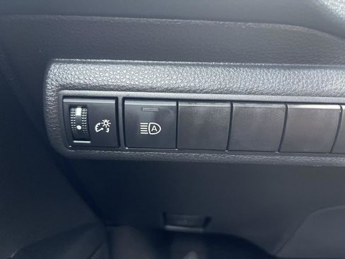 Used 2021 Toyota Corolla LE FWD image 42