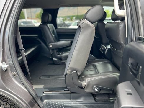 Used 2022 Toyota Sequoia TRD Sport AWD/4WD image 28