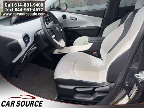 Used 2016 Toyota Prius Three Touring image 14