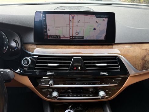 Used 2019 BMW 540i w/ Convenience Package RWD image 19