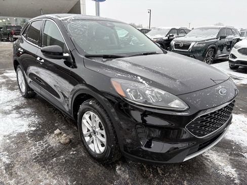 Used 2020 Ford Escape SE image 7