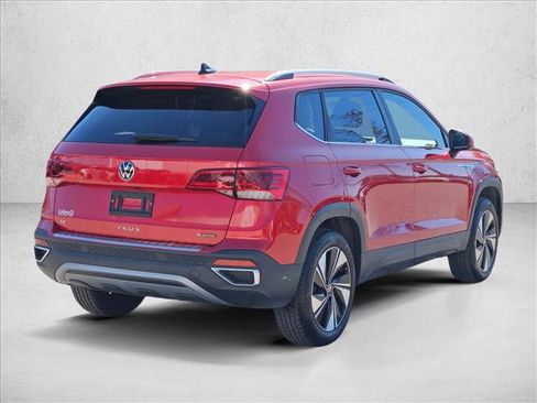 Used 2024 Volkswagen Taos SE image 5