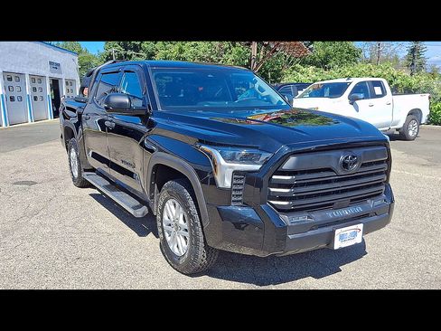 Used 2023 Toyota Tundra SR5 w/ SR5 Convenience Package AWD/4WD image 3