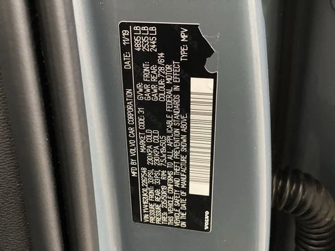 Used 2020 Volvo XC40 T5 Momentum w/ Protection Package Premier image 32