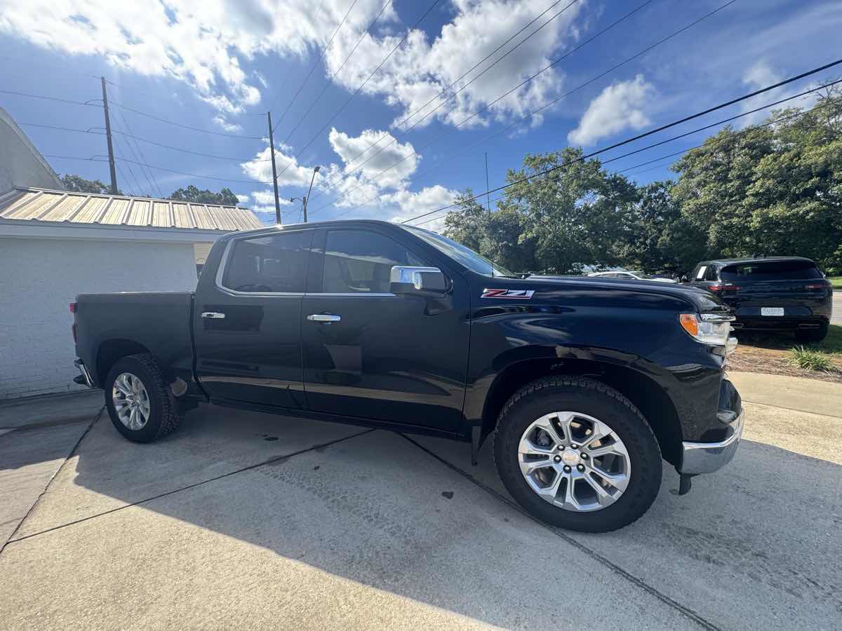 Used 2026 Chevrolet Silverado 1500 LTZ AWD/4WD image 4