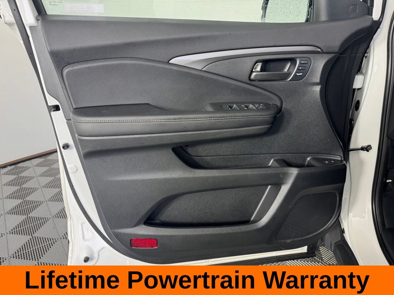Used 2023 Honda Passport EX-L image 10