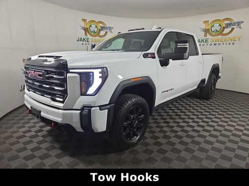 Used 2024 GMC Sierra 2500 AT4 w/ AT4 Premium Plus Package AWD/4WD image 3