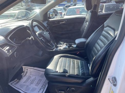 Used 2017 Ford Edge SEL w/ Equipment Group 201A AWD/4WD image 9