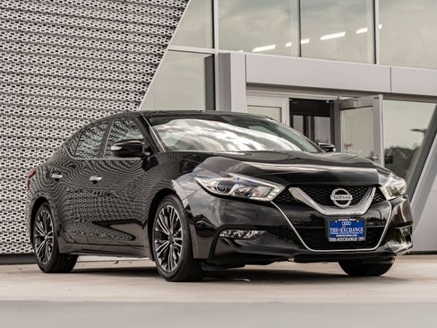 Used 2017 Nissan Maxima Platinum w/ Medallion Package FWD image 1