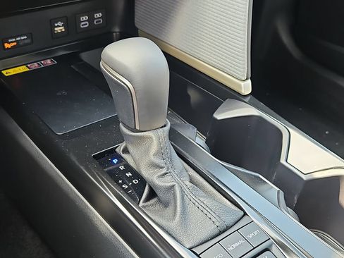 New 2026 Toyota Camry Hybrid AWD/4WD image 17