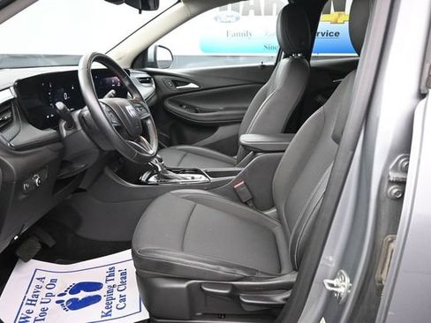 Used 2025 Buick Encore GX Preferred AWD/4WD image 12