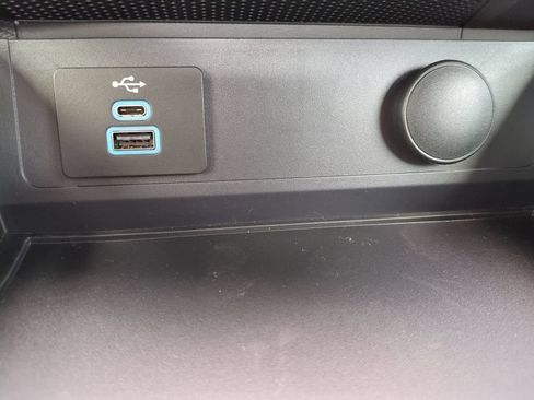 Used 2025 Ford Mustang Coupe RWD image 25
