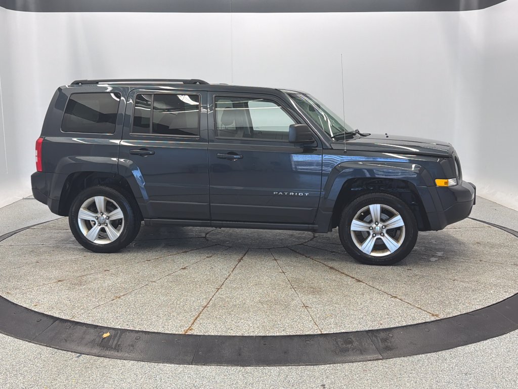 Used 2015 Jeep Patriot Latitude w/ Sun/Sound Group AWD/4WD image 3