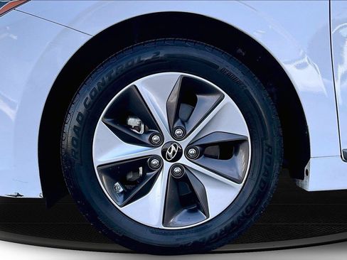 Used 2017 Hyundai Ioniq Limited FWD image 35