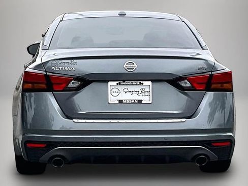 Used 2022 Nissan Altima 2.5 SR FWD image 6