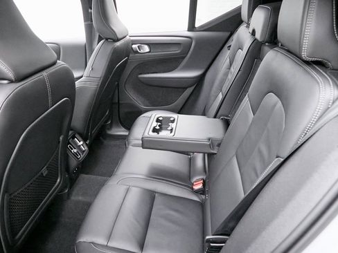 Certified 2024 Volvo XC40 B5 Plus w/ Protection Package Premier image 21